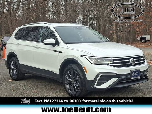 Certified 2023 Volkswagen Tiguan SE image 1