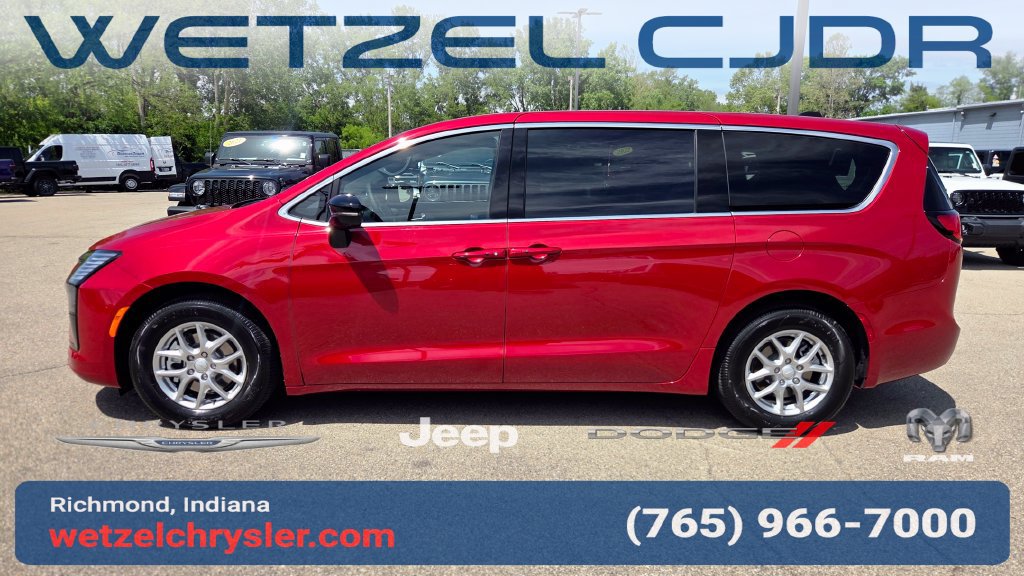 New 2027 Chrysler Pacifica Select FWD image 4