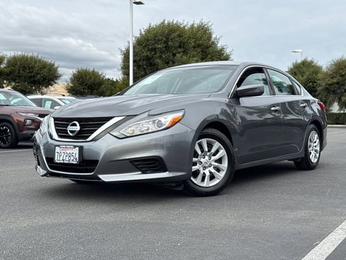 Used 2016 Nissan Altima 2.5 S w/ Power Driver Seat Package image 2