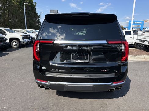 Used 2025 GMC Yukon XL Denali w/ Denali Reserve Package AWD/4WD image 9