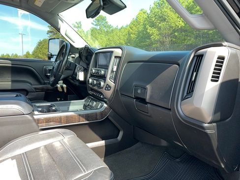 Used 2015 GMC Sierra 2500 Denali w/ Duramax Plus Package image 25