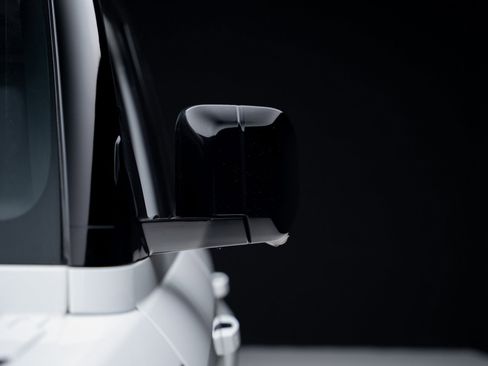 Used 2023 Land Rover Defender 130 SE image 16