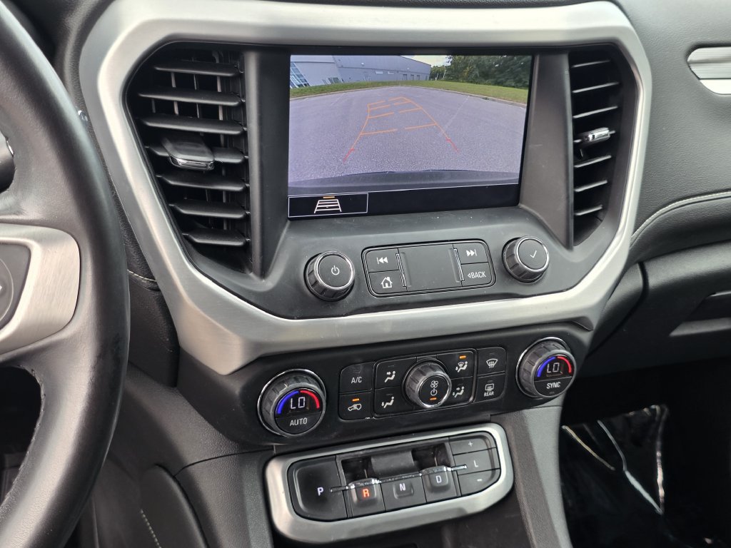 Used 2020 GMC Acadia SLT w/ Driver Alert Package II FWD image 14