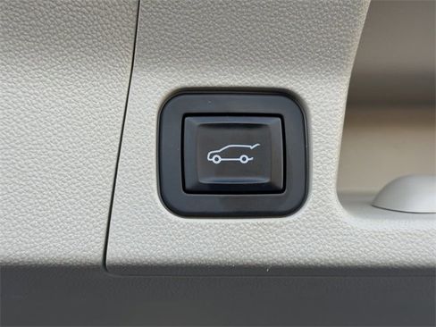 Used 2019 GMC Acadia Denali image 32