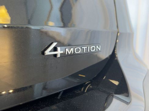 New 2026 Volkswagen Taos SE image 36