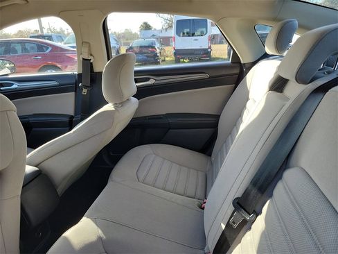 Used 2018 Ford Fusion S image 28