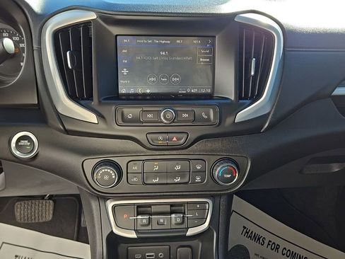 Used 2024 GMC Terrain SLE image 23