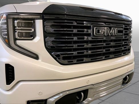 Used 2024 GMC Sierra 1500 Denali Ultimate AWD/4WD image 32