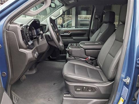 Used 2025 Chevrolet Silverado 2500 LT AWD/4WD image 9