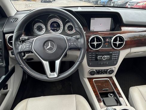 Used 2013 Mercedes-Benz GLK 350 4MATIC image 19