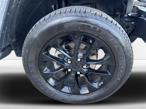 Used 2023 Jeep Wrangler Unlimited Sahara AWD/4WD image 9