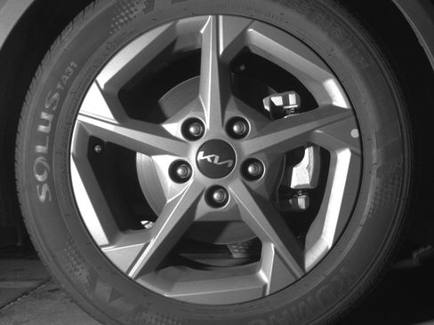Used 2025 Kia K4 FWD image 13
