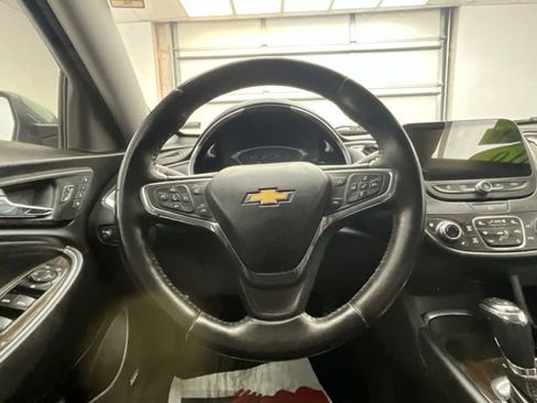 Used 2016 Chevrolet Malibu Premier w/ Driver Confidence Package II FWD image 8