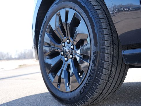 Used 2025 Ford Expedition Max Platinum w/ Stealth Appearance Package image 13