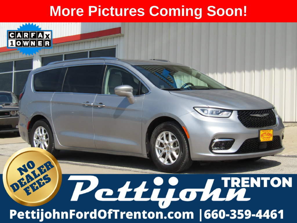 Used 2021 Chrysler Pacifica Touring-L FWD image 1