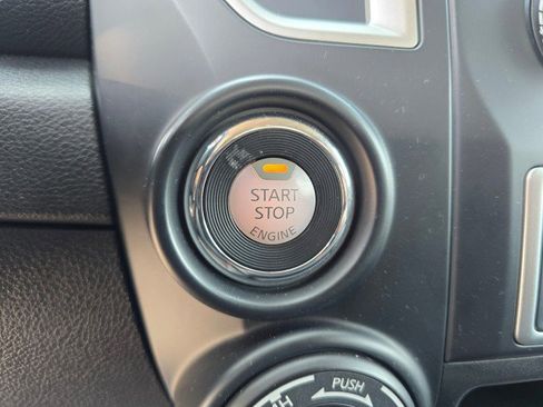 Used 2019 Nissan Titan S image 32