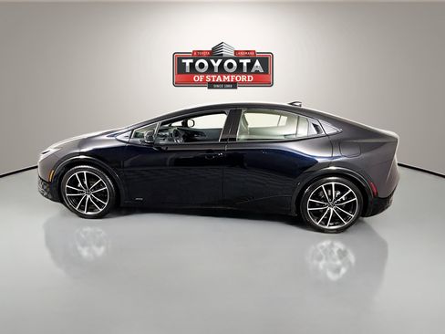 Used 2023 Toyota Prius XLE image 4