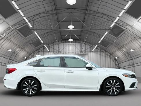 Used 2024 Honda Civic EX image 8