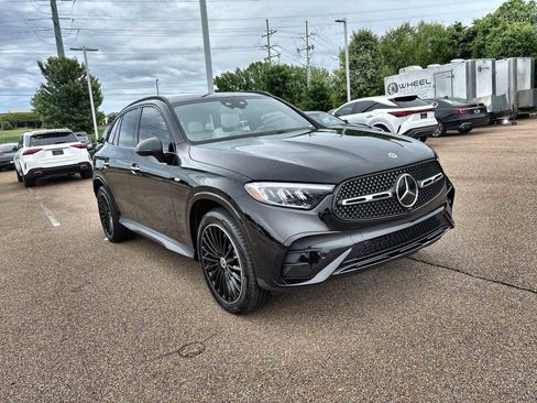 Used 2025 Mercedes-Benz GLC 350e 4MATIC image 11