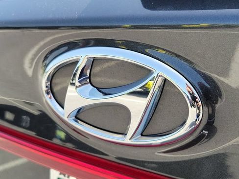 Used 2023 Hyundai Santa Fe SEL w/ Premium Package FWD image 8