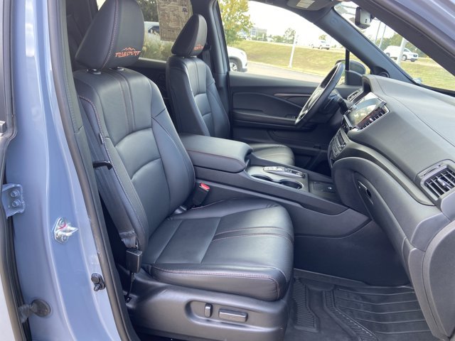 Used 2025 Honda Ridgeline TrailSport image 5
