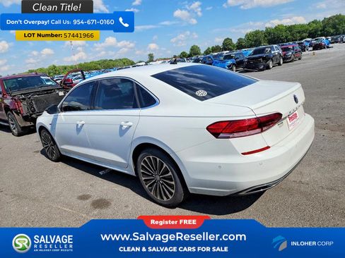 Used 2022 Volkswagen Passat 2.0T FWD image 3