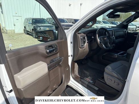 Used 2022 Chevrolet Silverado 1500 LTZ w/ LTZ Premium Package image 16