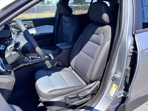 New 2025 Chevrolet Trax LT image 32