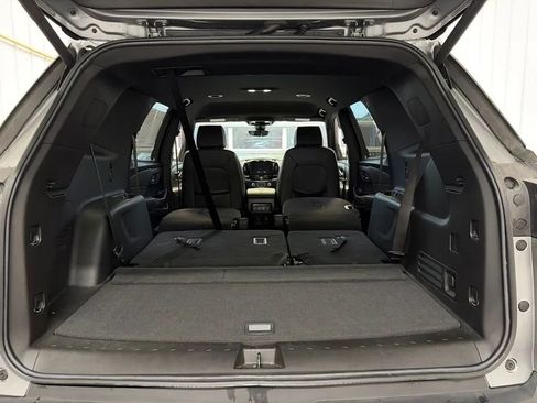 Used 2023 Chevrolet Traverse RS AWD/4WD image 18