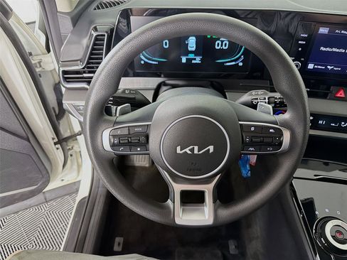 Used 2023 Kia Sportage LX AWD/4WD image 12