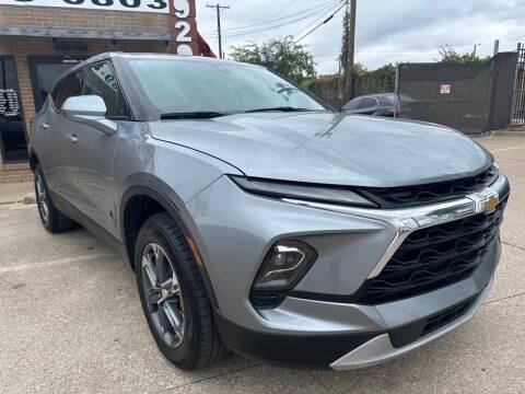 Used 2025 Chevrolet Blazer LT FWD image 4