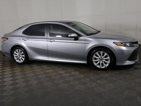 Used 2019 Toyota Camry LE image 15