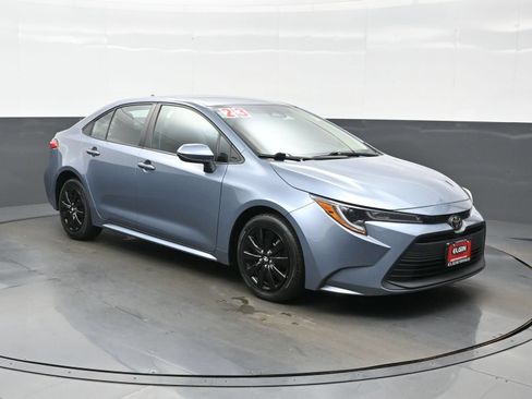 Used 2023 Toyota Corolla LE FWD image 8