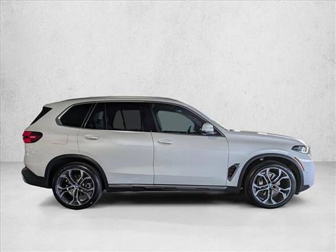 Used 2024 BMW X5 sDrive40i w/ Premium Package RWD image 4