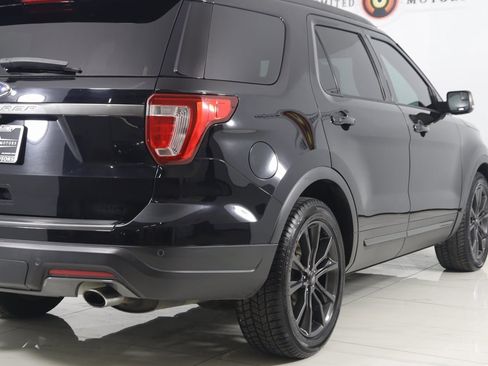 Used 2018 Ford Explorer XLT w/ Equipment Group 202A image 43