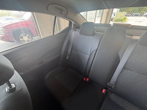 Used 2025 Nissan Versa SV FWD image 37