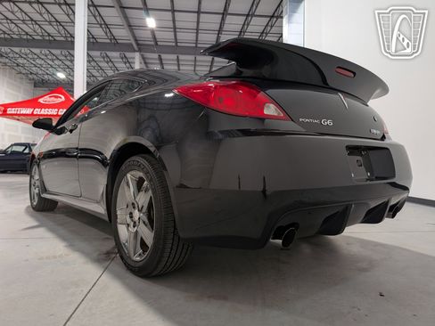 Used 2009 Pontiac G6 GXP w/ Sun And Sound Package image 16