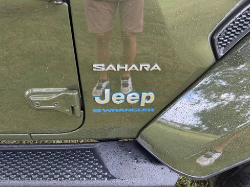Used 2023 Jeep Wrangler Unlimited Sahara w/ Cold Weather Group AWD/4WD image 4