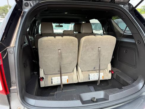 Used 2015 Ford Explorer XLT w/ Equipment Group 202B AWD/4WD image 28
