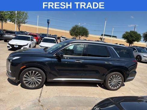 Used 2024 Hyundai Palisade Calligraphy FWD image 3
