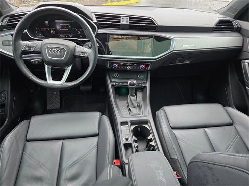 Used 2023 Audi Q3 2.0T Premium Plus image 18