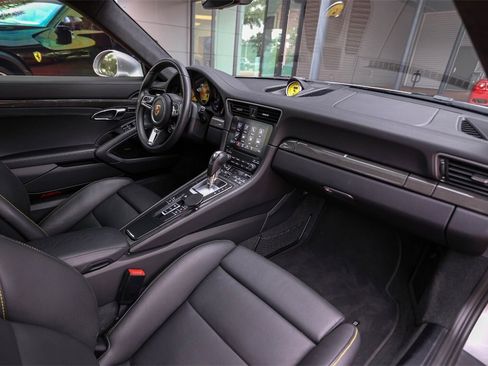 Used 2017 Porsche 911 Turbo S image 39