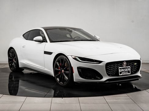 Used 2022 Jaguar F-TYPE R image 5
