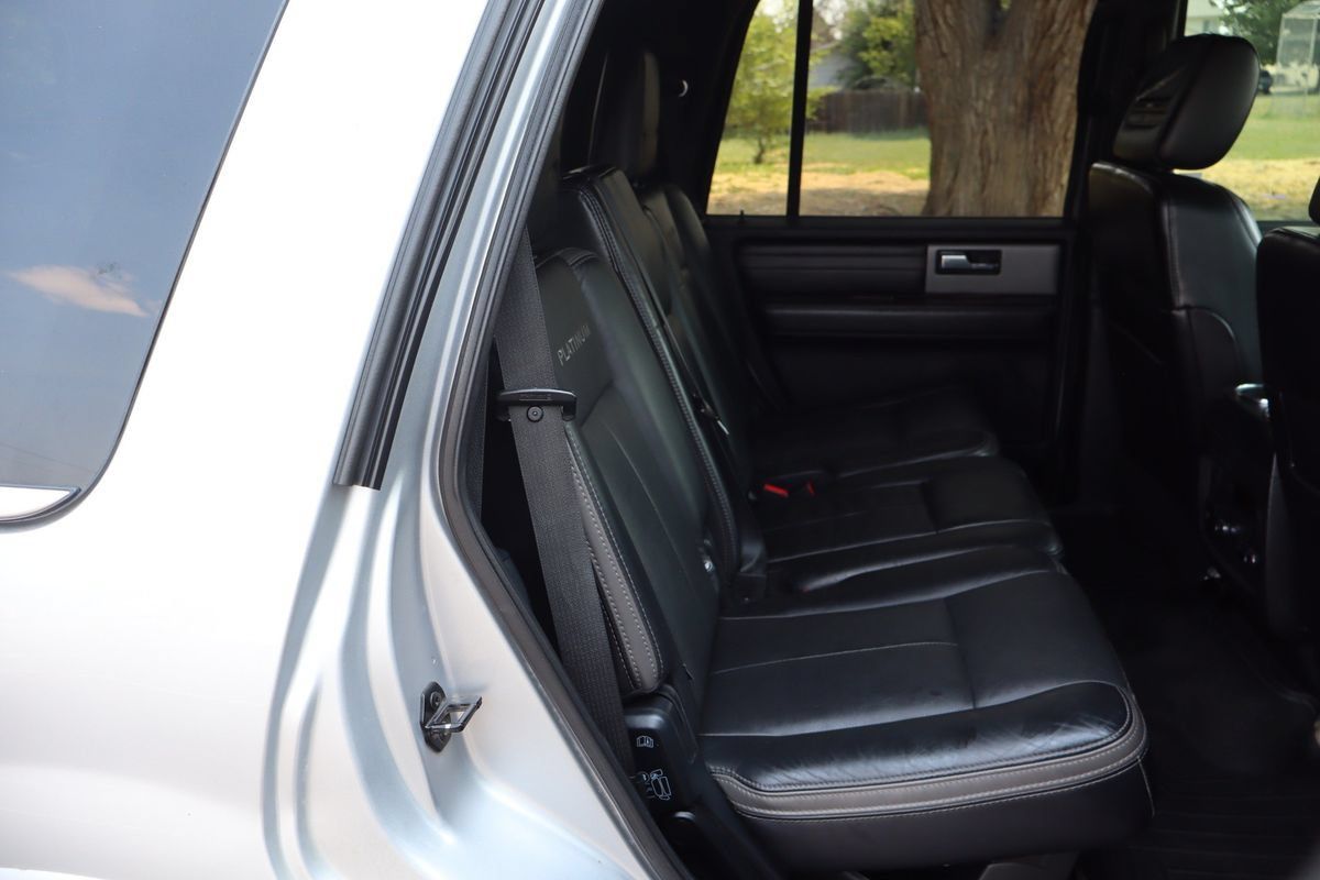 Used 2016 Ford Expedition Platinum AWD/4WD image 23