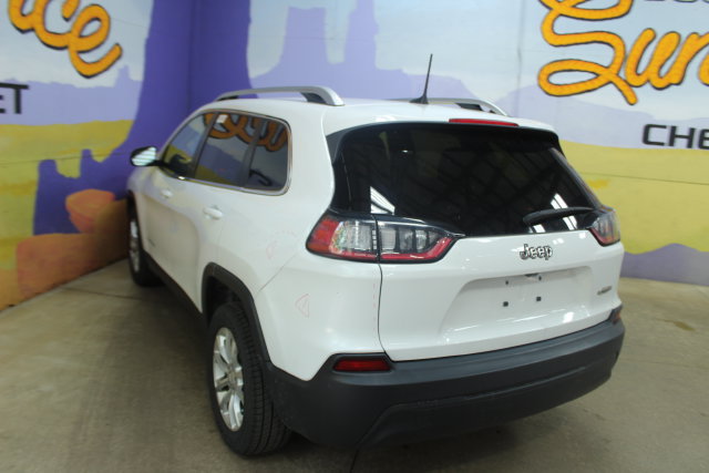 Used 2019 Jeep Cherokee Latitude w/ Cold Weather Group FWD image 6
