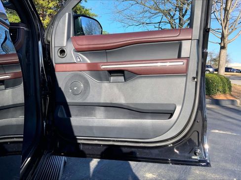 Used 2024 Ford Expedition Max Limited image 22