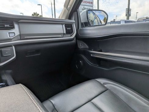 Used 2024 Ford Expedition XLT AWD/4WD image 15