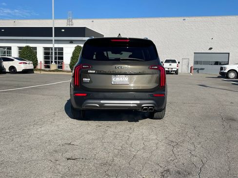 Used 2022 Kia Telluride EX w/ EX Premium Package image 6