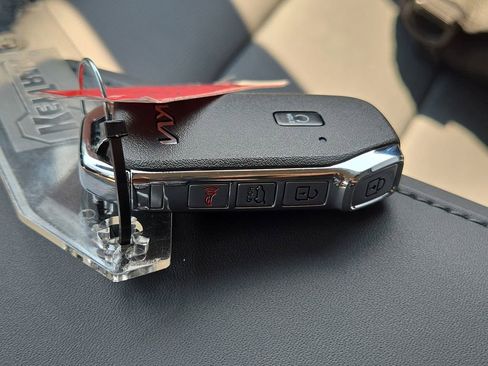 New 2025 Kia Niro SX image 33