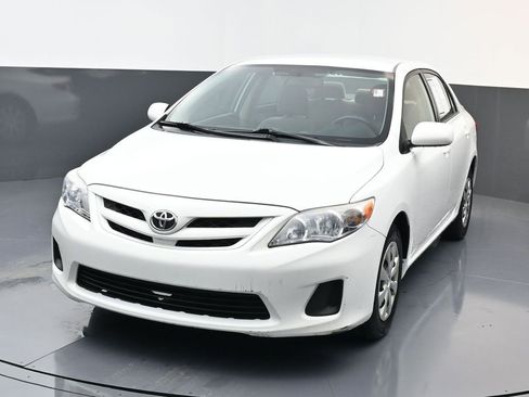 Used 2011 Toyota Corolla LE image 7